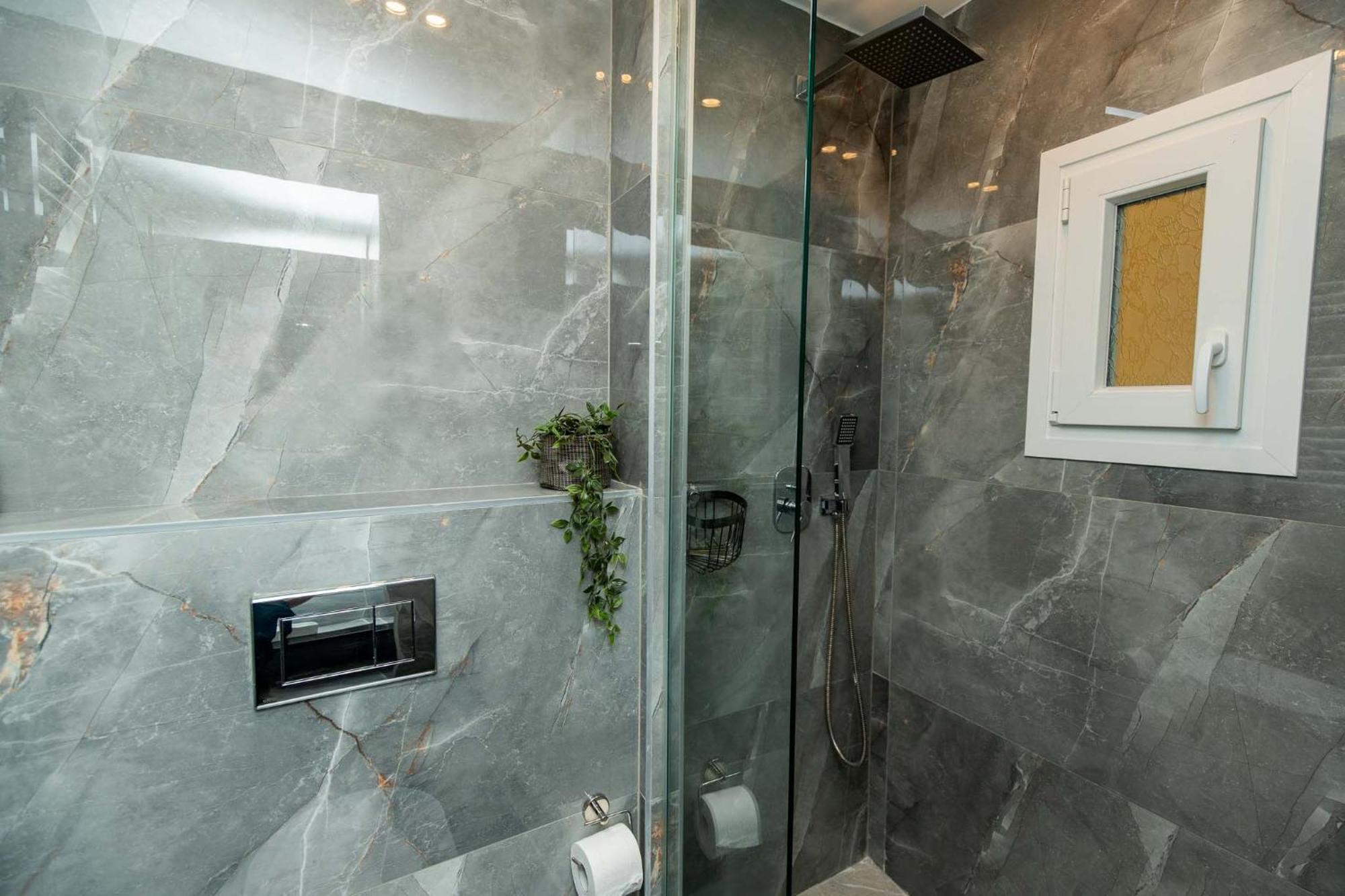 Urban Jungle Apartment Thessaloníki Ngoại thất bức ảnh