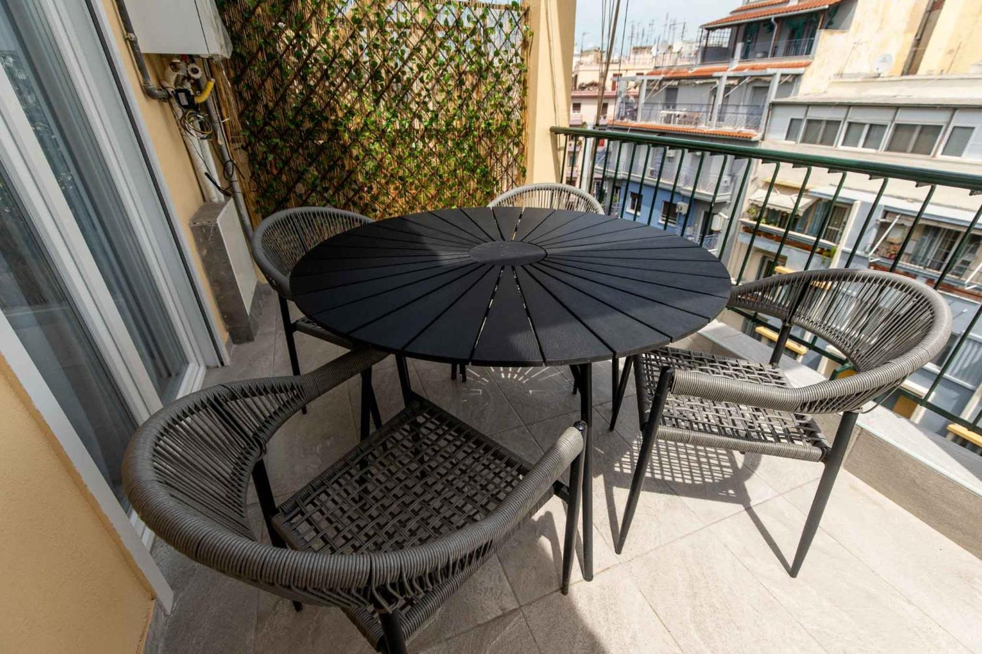Urban Jungle Apartment Thessaloníki Ngoại thất bức ảnh
